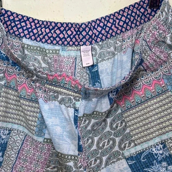 Victoria’s Secret Size Medium Sleep Shorts Comfort Casual Floral Romantic - Picture 2 of 4